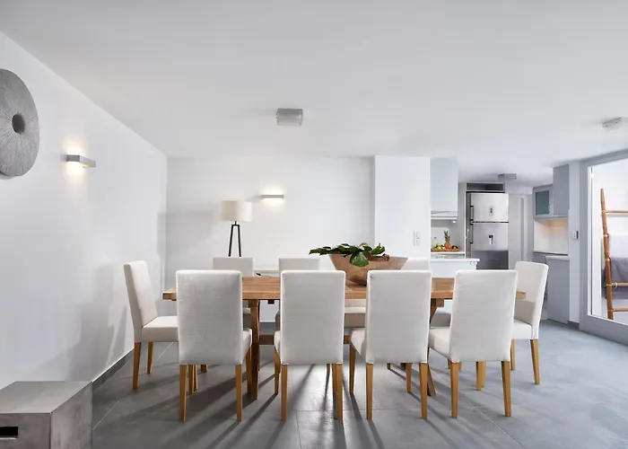 Akrotiri Private Φηρά