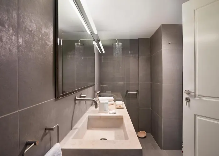 Akrotiri Private * Φηρά