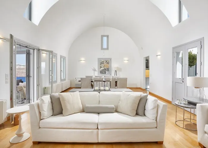 Akrotiri Private * Φηρά