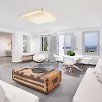 Akrotiri Private Villa Fira (Santorini)