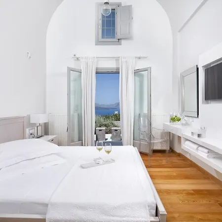 Akrotiri Private Villa